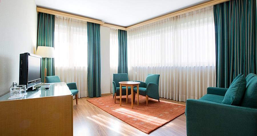 Holiday Inn Express Logrono Rioja By Ihg ภายนอก รูปภาพ
