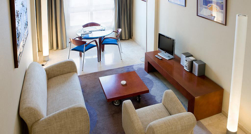 Holiday Inn Express Logrono Rioja By Ihg ภายนอก รูปภาพ